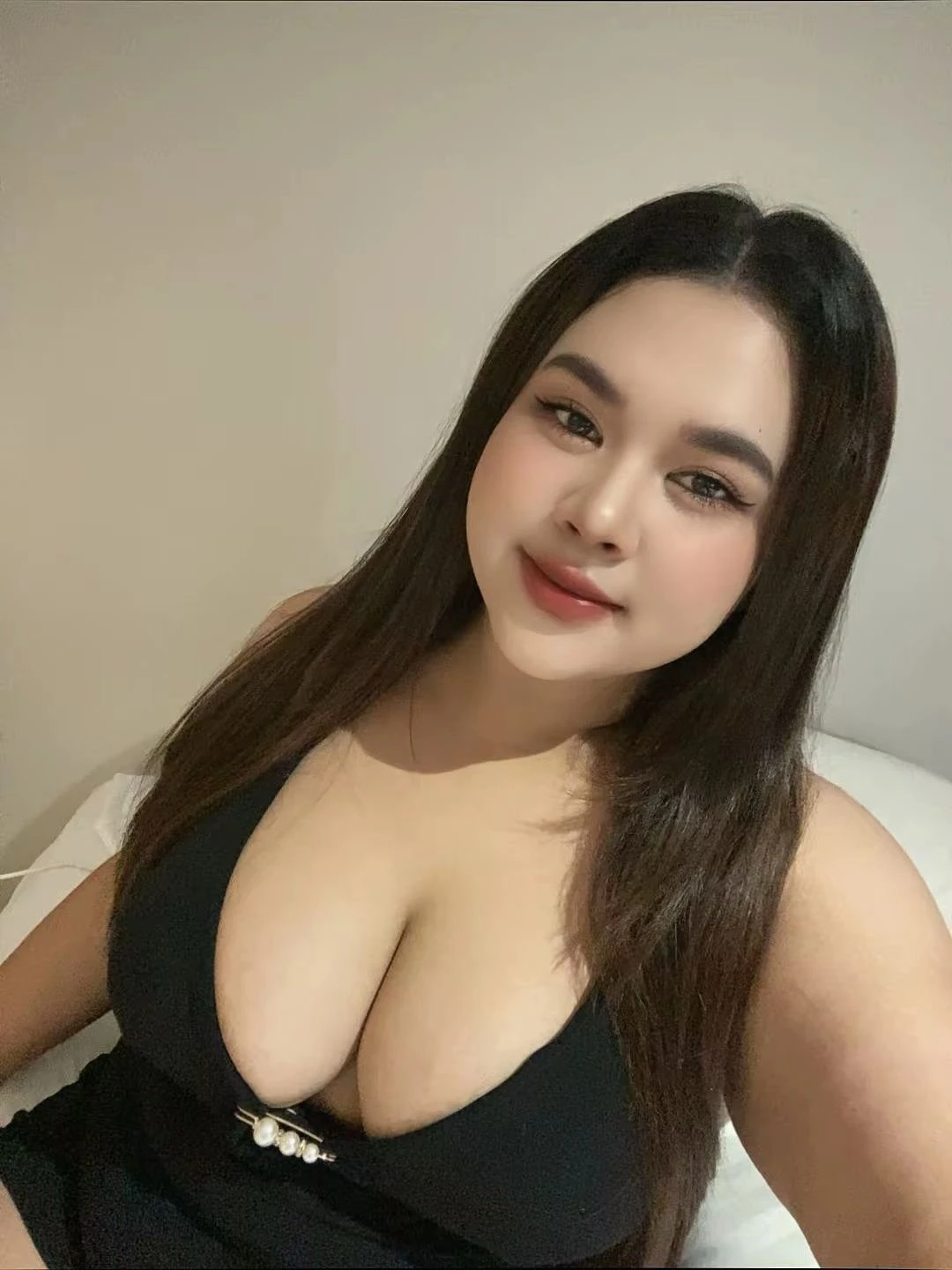 Gift – Thai adult performer in Thane — 6 / 7