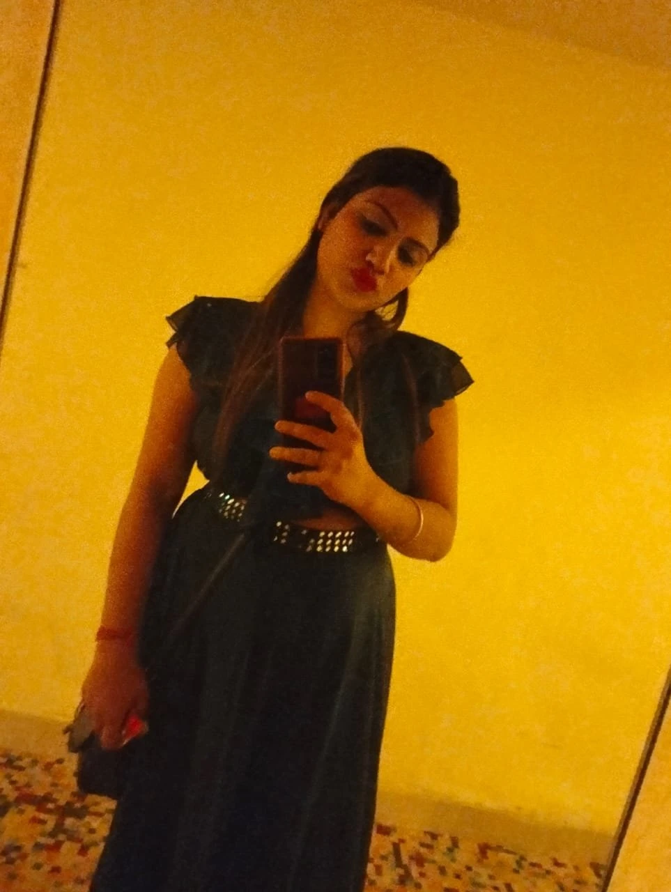 Kanika Cam & Real Meet – Indian escort in New Delhi — 1 / 4
