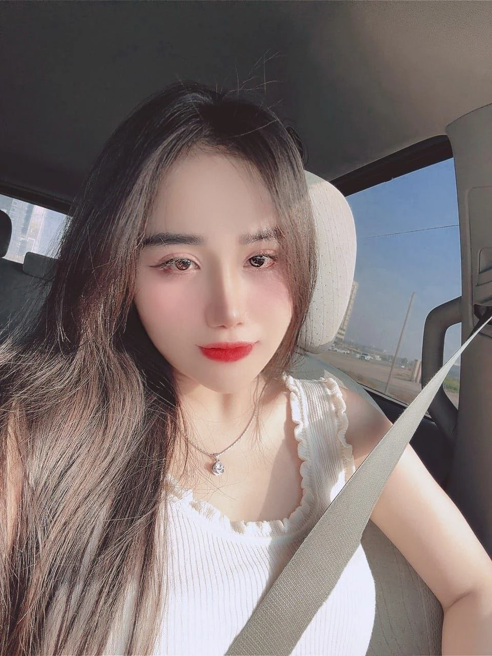 Anna – Vietnamese escort in Ho Chi Minh City — 5 / 13