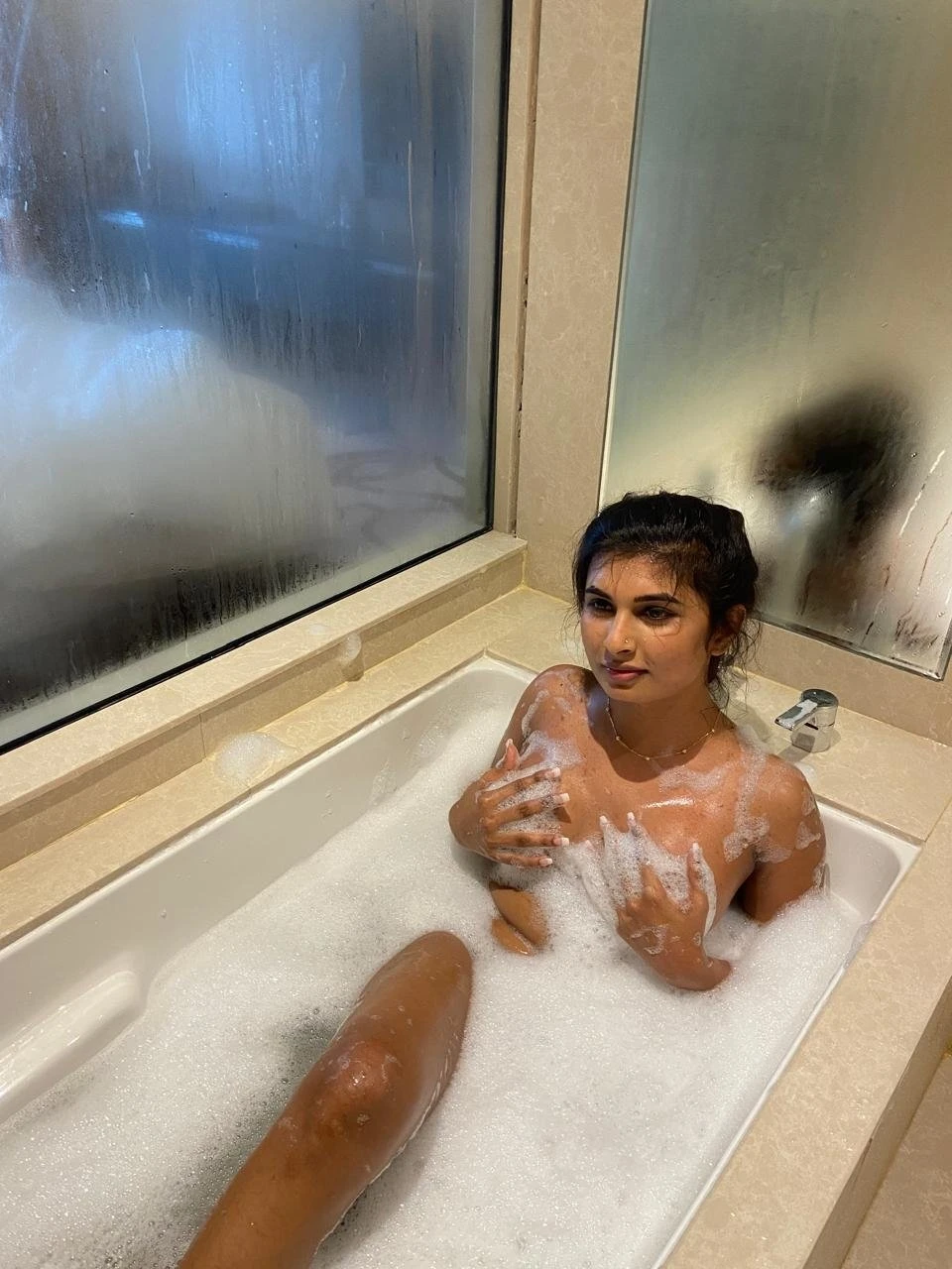 Amadi GEF & CAM – Sri Lankan escort in Colombo — 10 / 27
