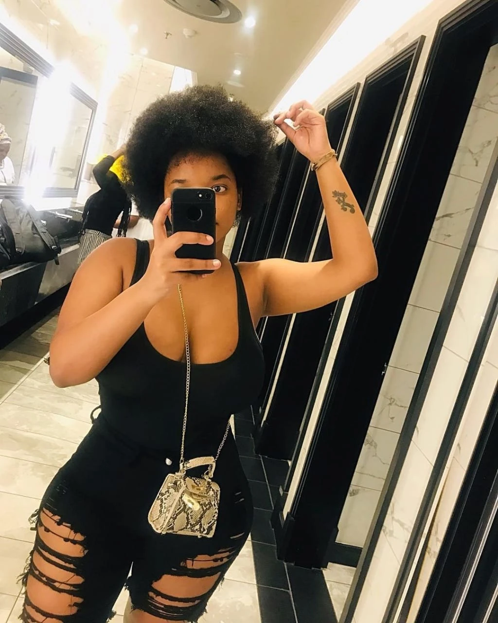 Desert Blossom – Togolese escort in Beirut — 5 / 7