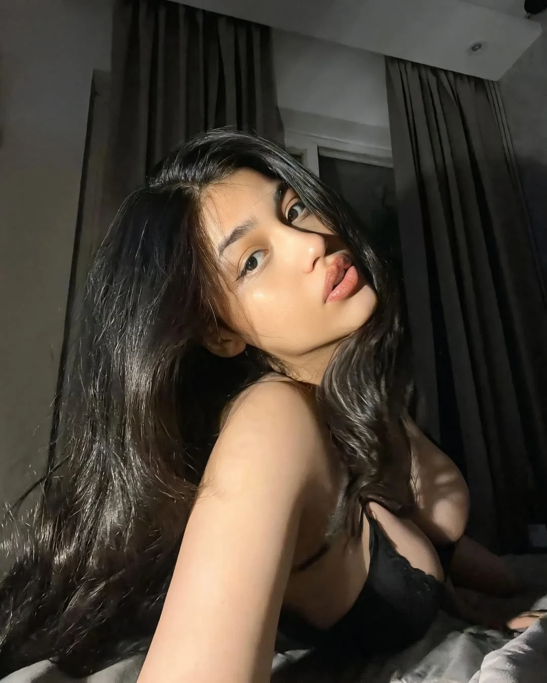 Sakina – Indian escort in Kolkata — 2 / 3