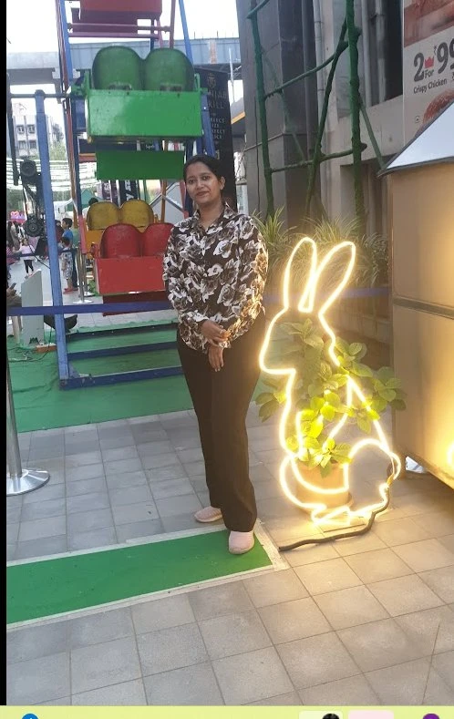Khushboo – Indian escort in Mumbai — 2 / 3