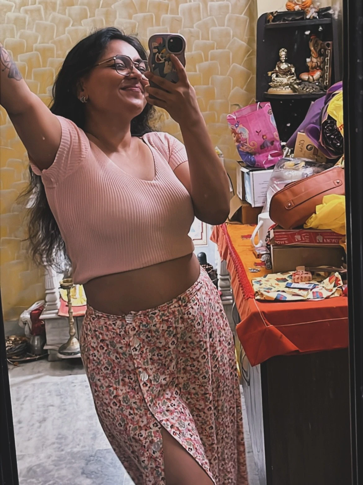 Lazy – Indian escort in Kolkata — 2 / 4