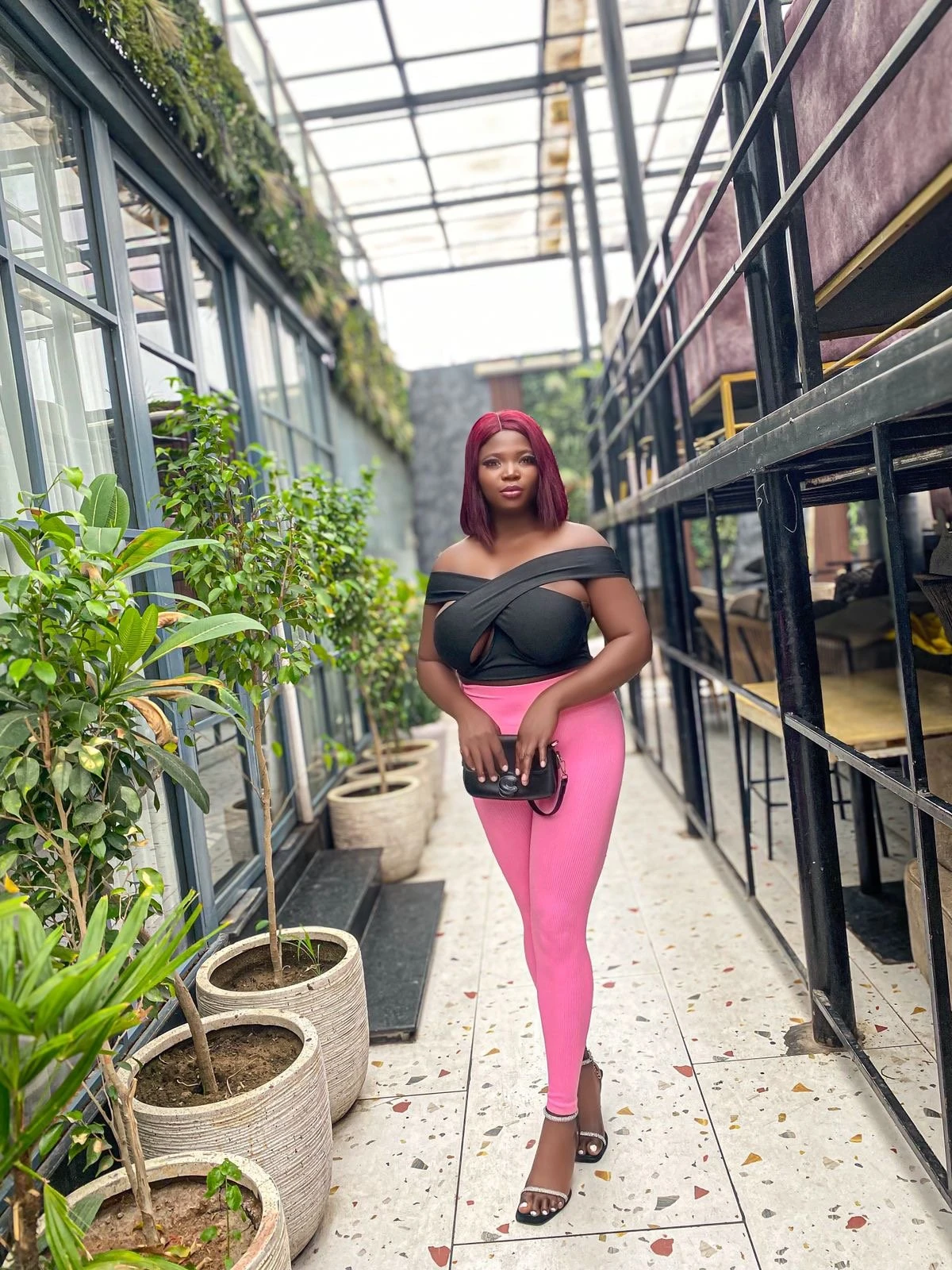 Lily – South African escort in New Delhi — 2 / 4