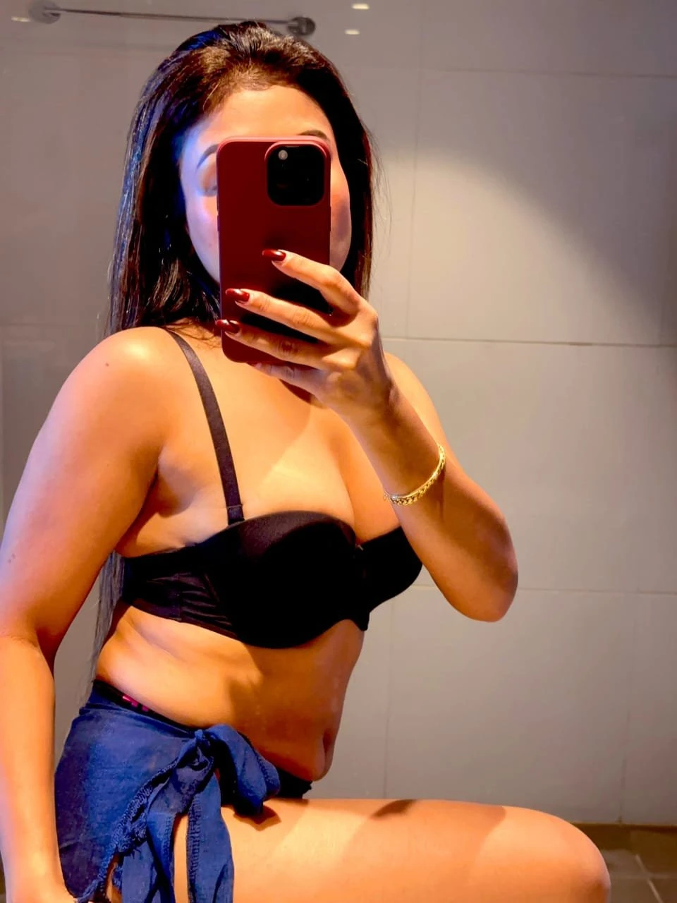 Ayshu – Sri Lankan escort in Colombo — 5 / 8