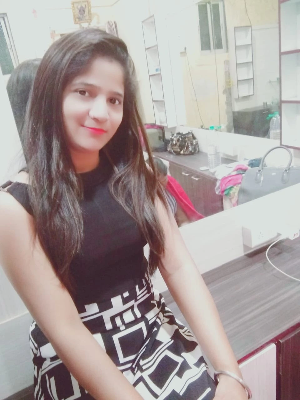 Riya Rajan – Indian escort in Mumbai — 1 / 3