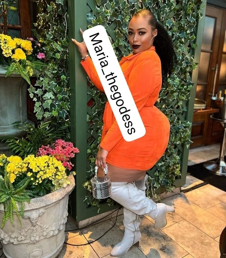Mistress maria Queen of Lift and carry – Rwandan escort in Noida — 12 / 17