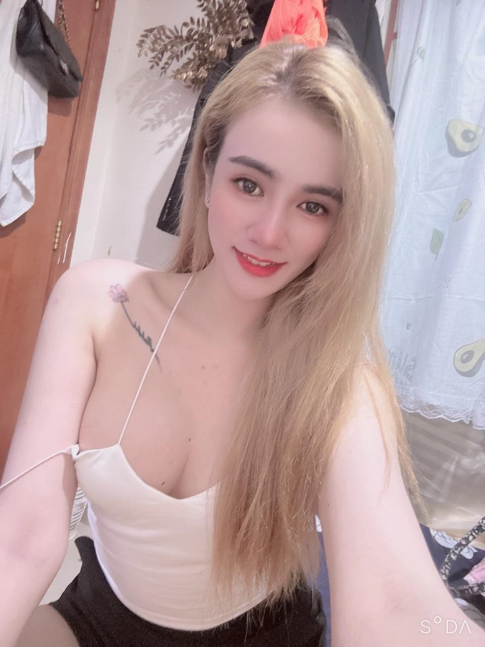 Ely – Vietnamese escort in Mumbai — 5 / 8