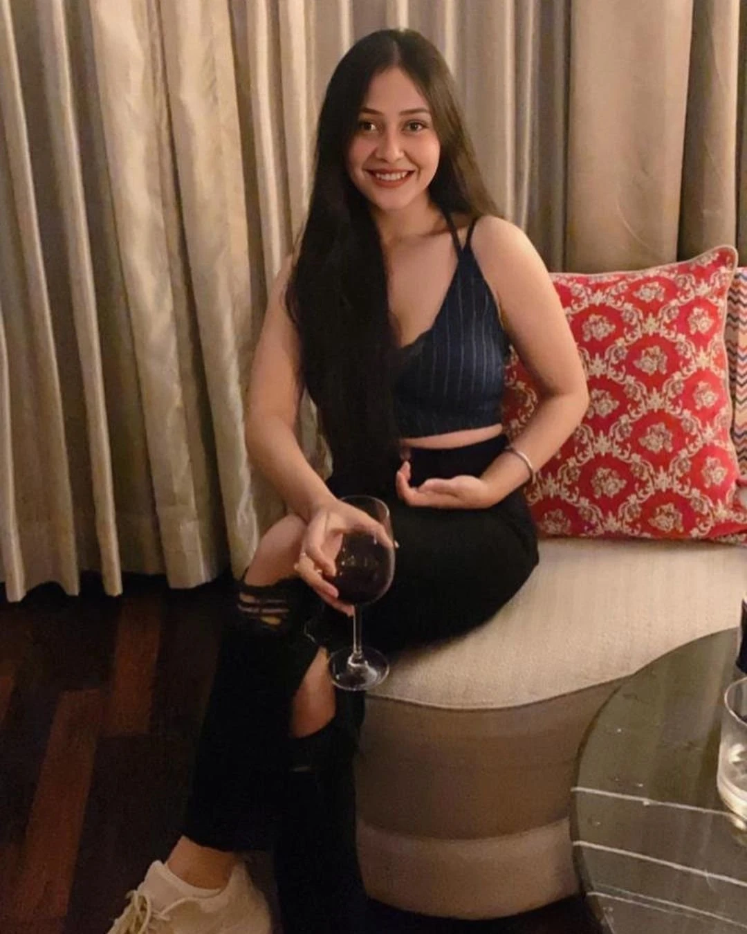 Sakshi Darji – Indian escort in Kolkata — 1 / 2