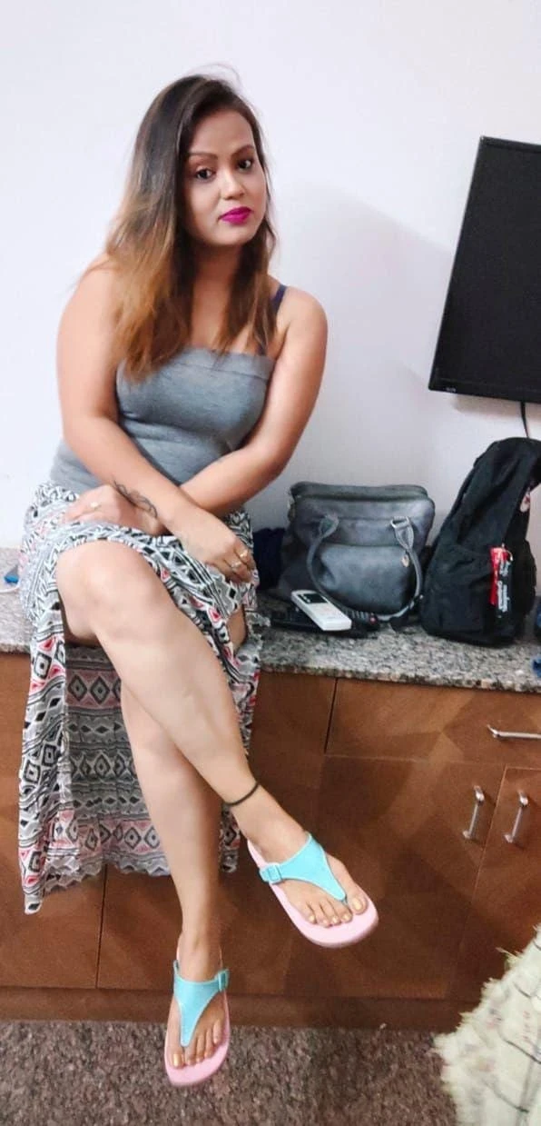 Alisha Independent call girls 24x7 – Indian escort in Surat — 1 / 2