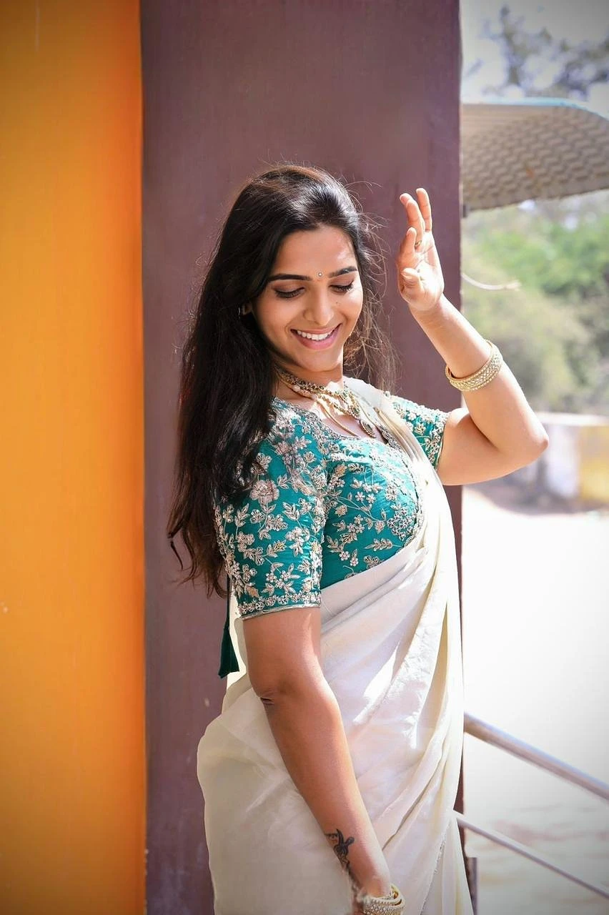 Am Indipendent Alone Nirusha – escort in Hyderabad — 3 / 4