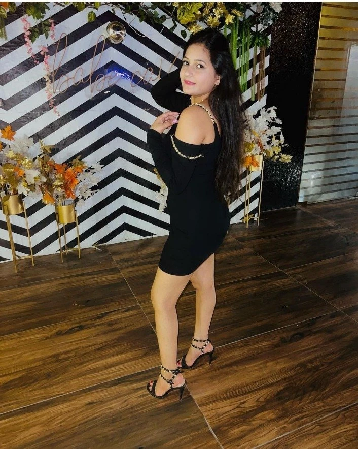 KAVYA SHARMA BEST VIP ESCORT SERVICE – Indian escort agency in Manali — 3 / 5