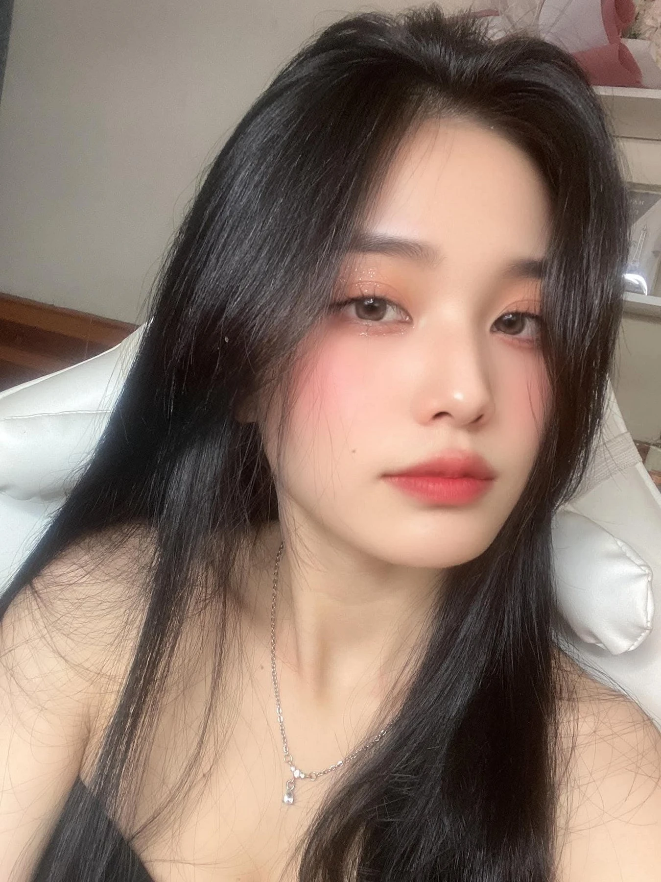 Luciana – Vietnamese escort in Mumbai — 2 / 5