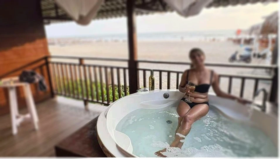 PUJA ,Ultimate pleasure Cam & meet – Indian escort in Kochi — 5 / 6