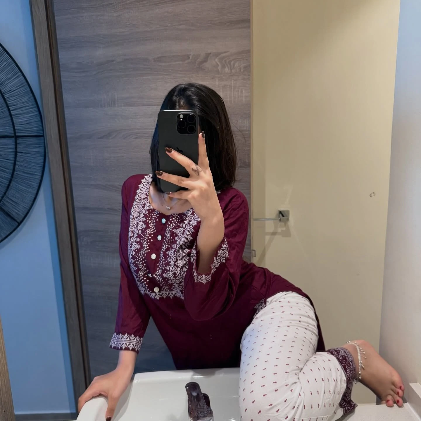 I Slave Am Here I'm Independent Miss – Indian dominatrix in Hyderabad — 5 / 7
