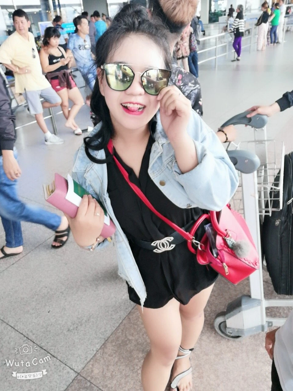 Laura – Argentinean escort in Colombo — 7 / 11