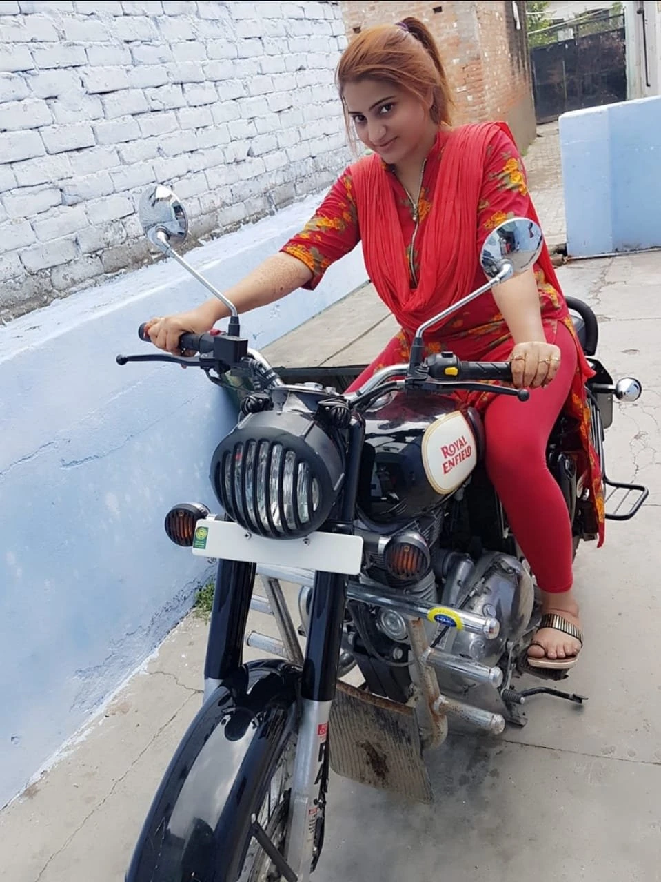 Puja Singh – Indian escort in Mumbai — 4 / 6