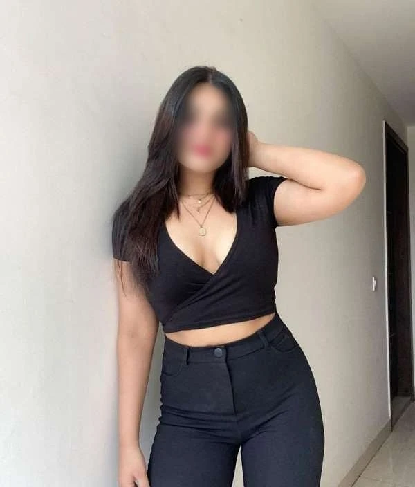 𝐎𝐍𝐋𝐘 𝐂𝐀𝐒𝐇 Payment HOTEL SERVICE – Indian escort in Hyderabad — 1 / 5
