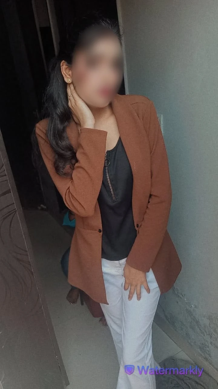 SEX with GIRLFRIEND EXPERIENCE – Indian escort in New Delhi — 24 / 27
