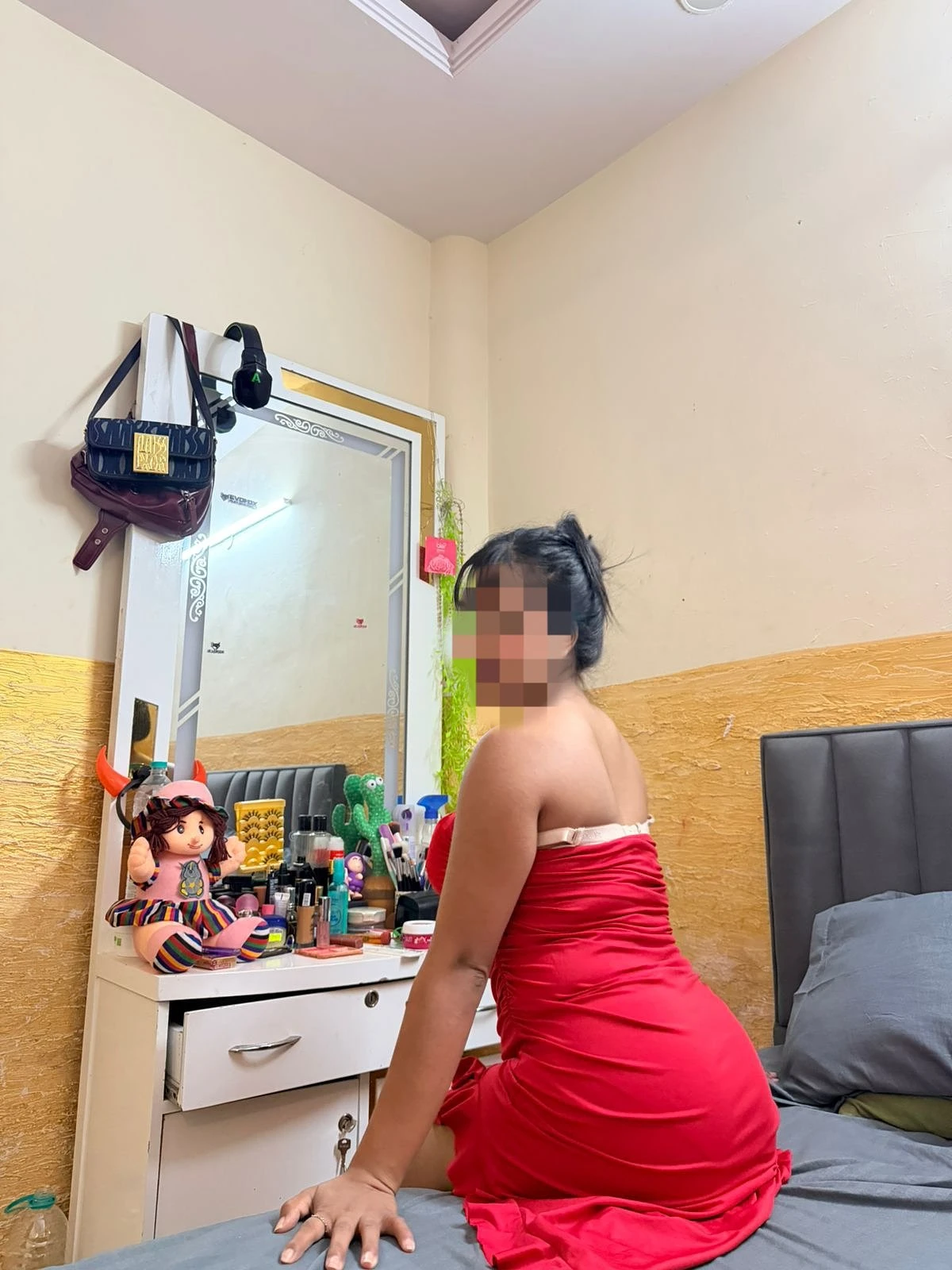 Mira – Indian escort in New Delhi — 3 / 4