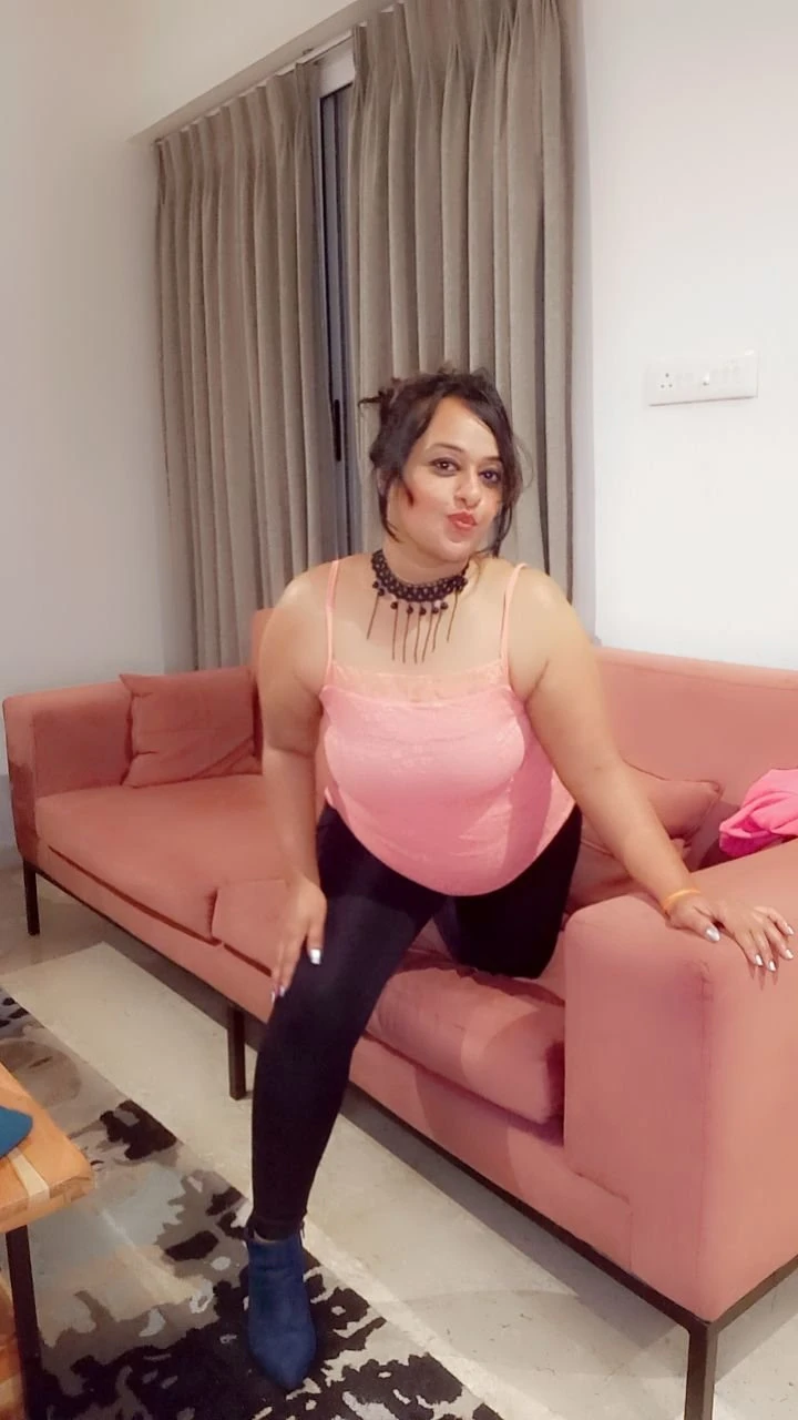 Sneha – Indian escort in Mumbai — 4 / 5