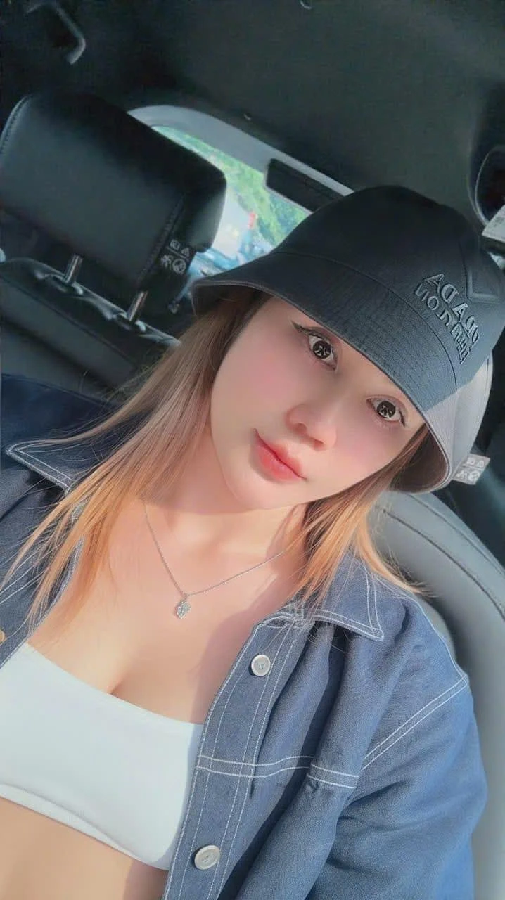 Min – South Korean escort in Hanoi — 5 / 9