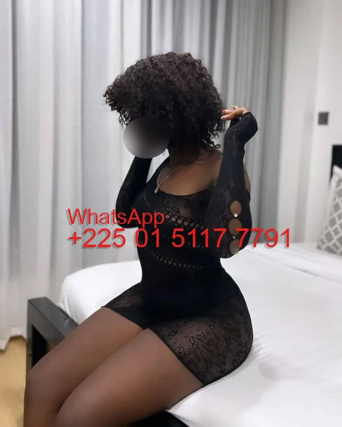 Elora – Ivorian escort in Abidjan — 3 / 5