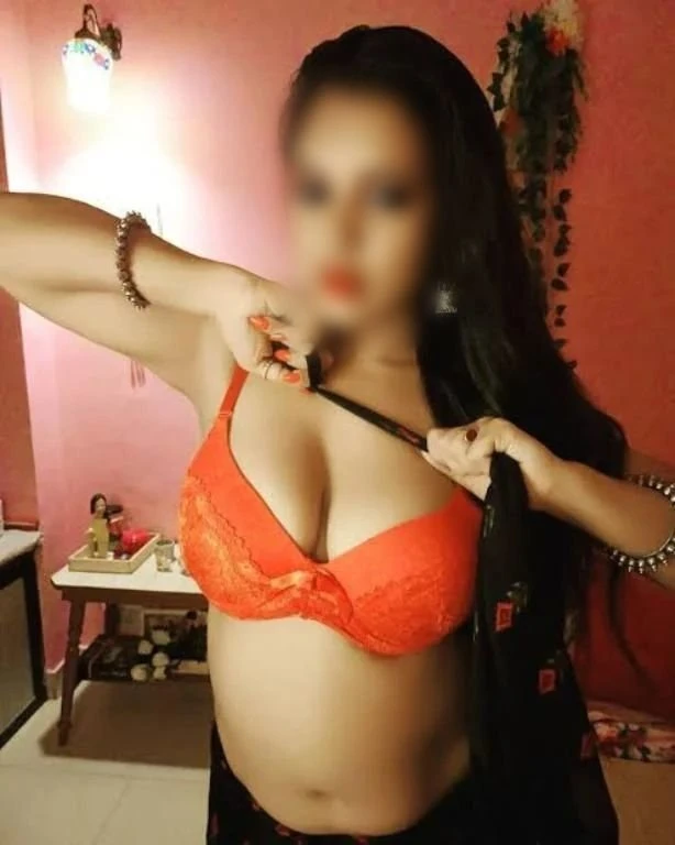 Female to Male Sensual Masage Kandivali – Indian escort in Mumbai — 2 / 5