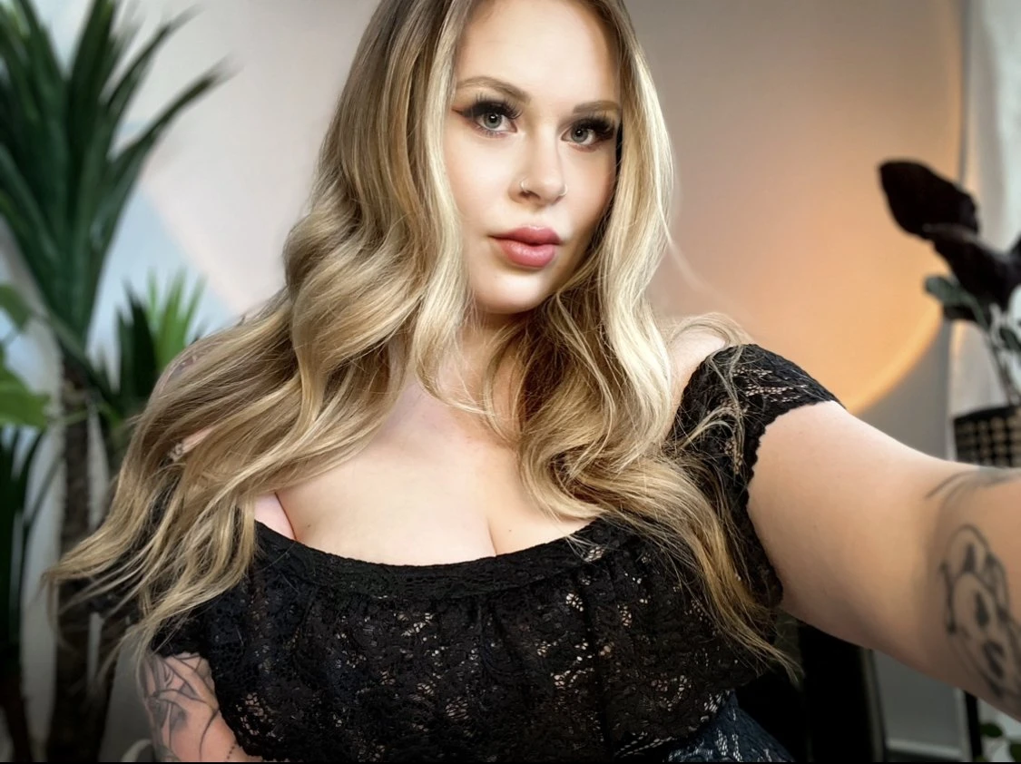 Canadian Gori Ashlynn – Canadian escort in Kolkata — 2 / 10