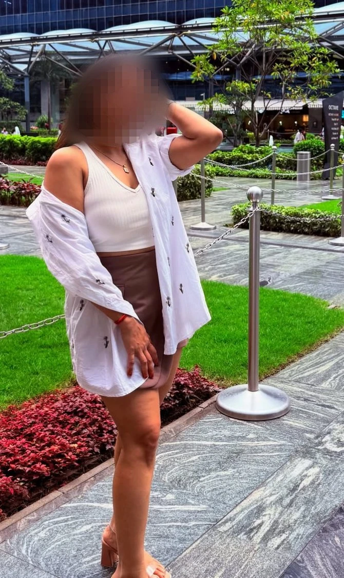 Sexxxy Independent Corporate Girl – escort in Pune — 4 / 5