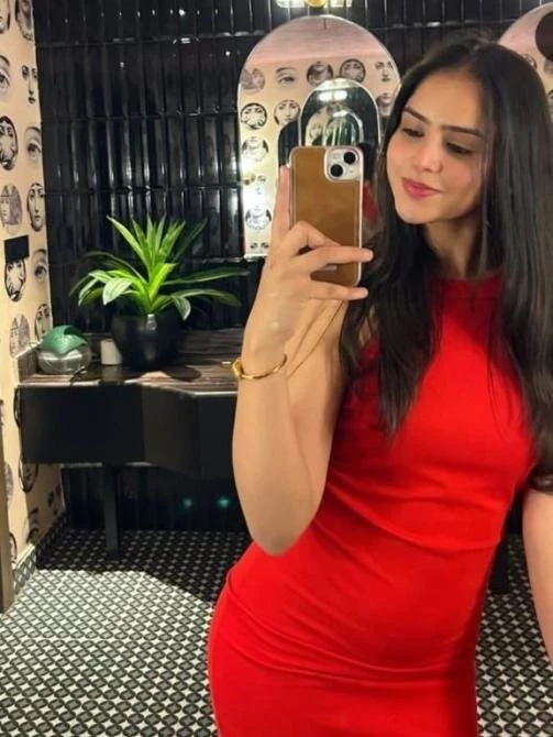 3★4★5★ Hotels Escorts Cash on Delivery – – Indian escort in Noida — 2 / 5