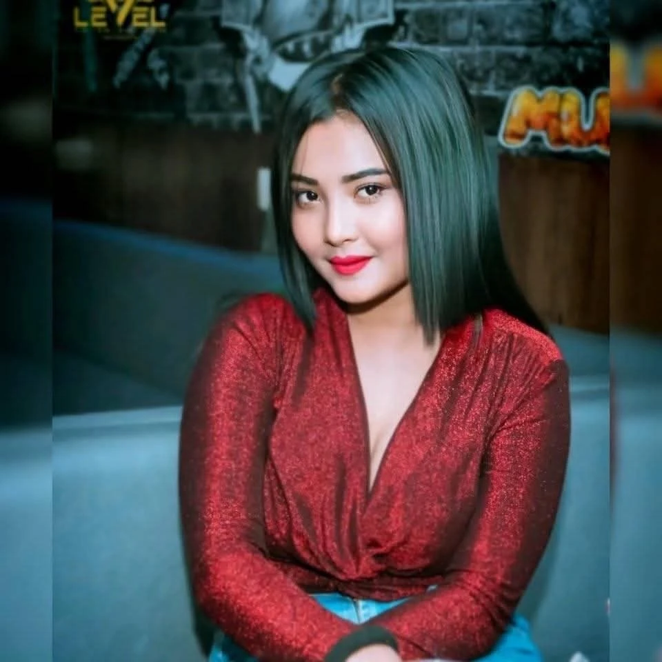 Premium agency genuine service – Indian escort in Kolkata — 3 / 4