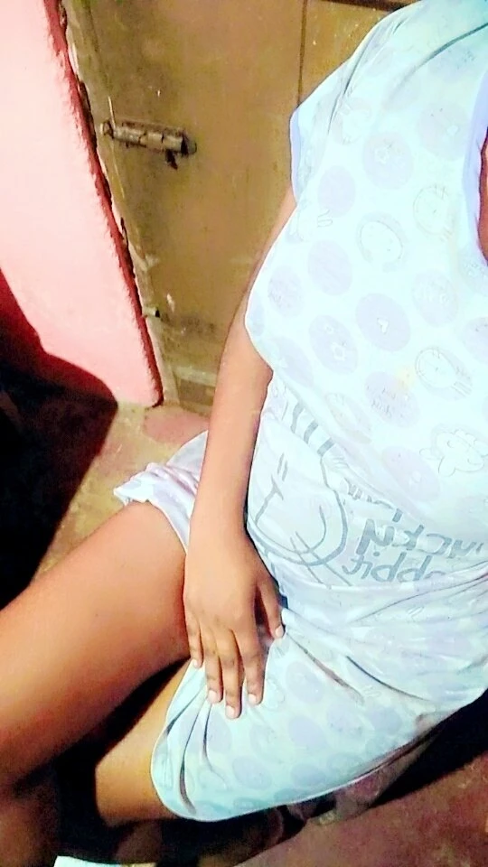 Anjula Hot Cam Show – Sri Lankan escort in Colombo — 4 / 5