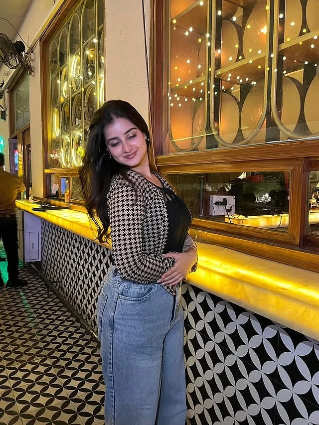 Urvashi – Indian escort in Shillong — 3 / 8
