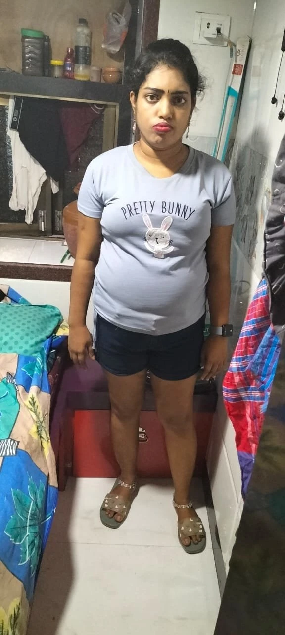 Cam Session with face & real meet – Indian escort in Hyderabad — 4 / 6