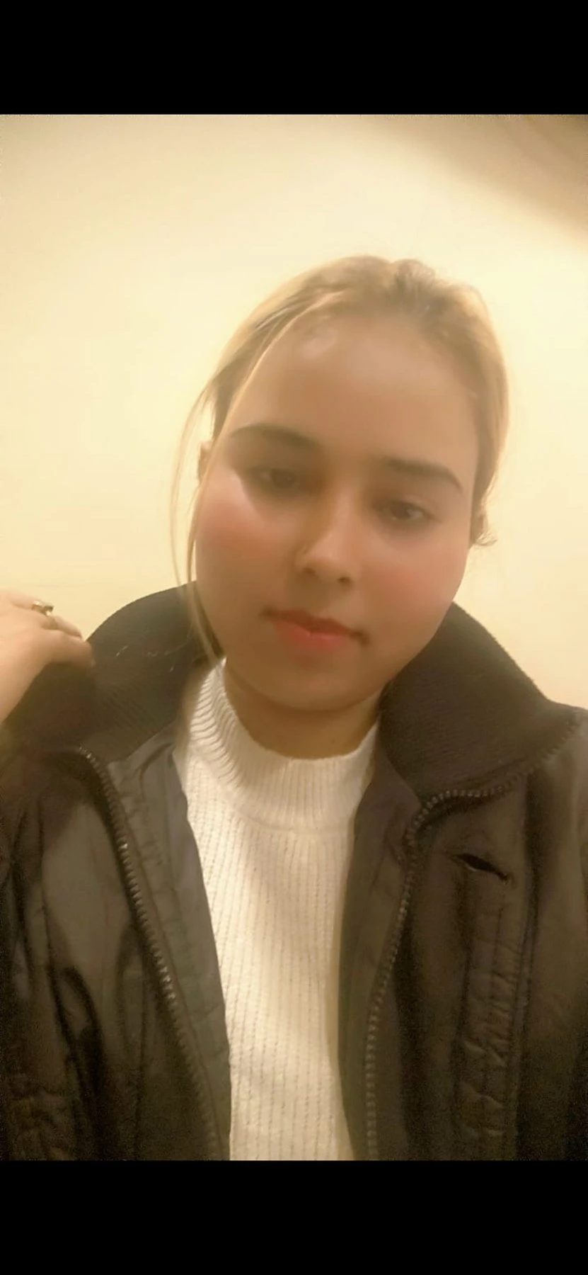 Cam session and reels meet – escort in Kolkata — 5 / 6