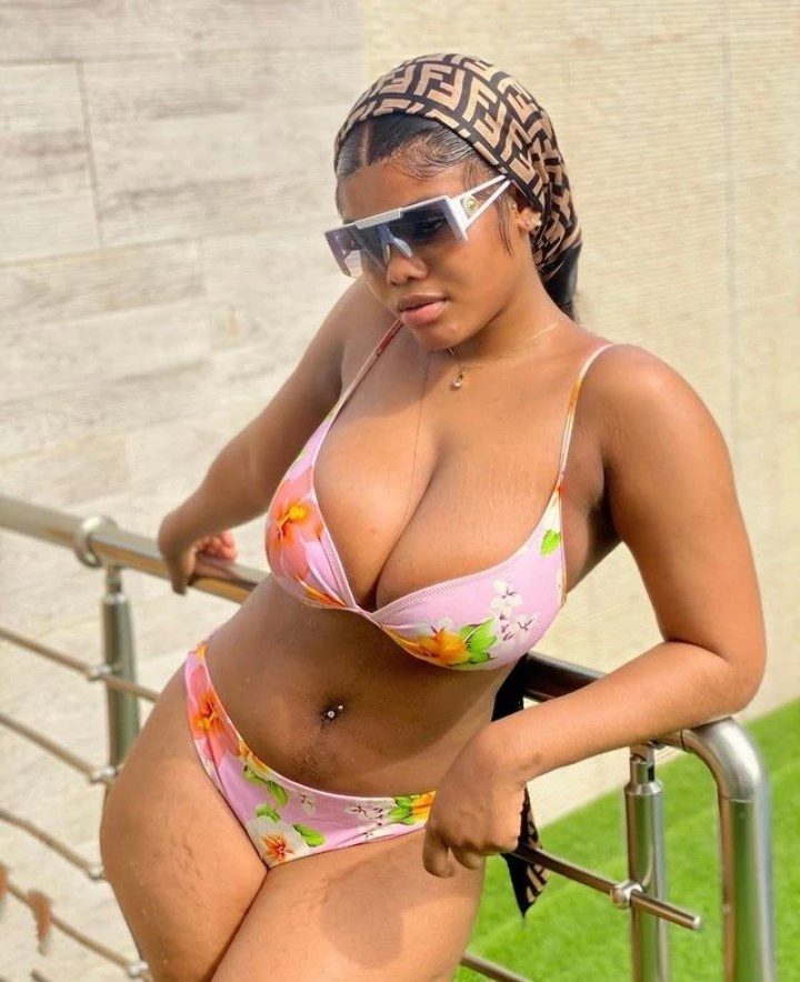 Julie – Tanzanian escort in Pune — 1 / 2