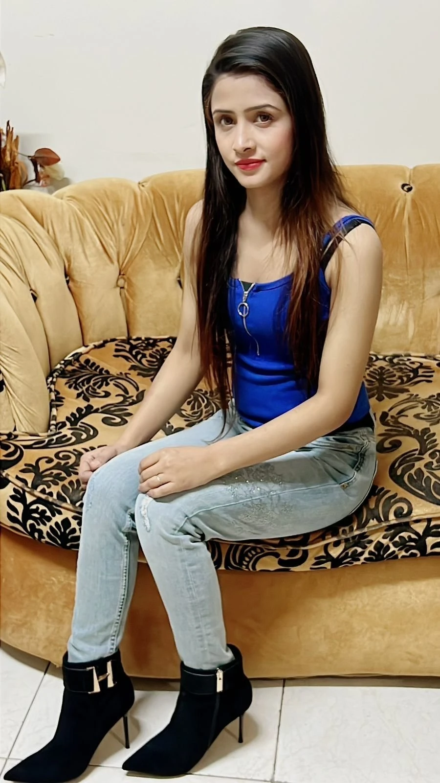 Indore Real Meet With Genuine Models Es – Indian escort in Indore — 2 / 4