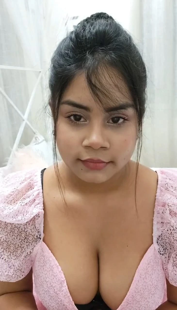 Riya – Indian escort in Hyderabad — 1 / 2
