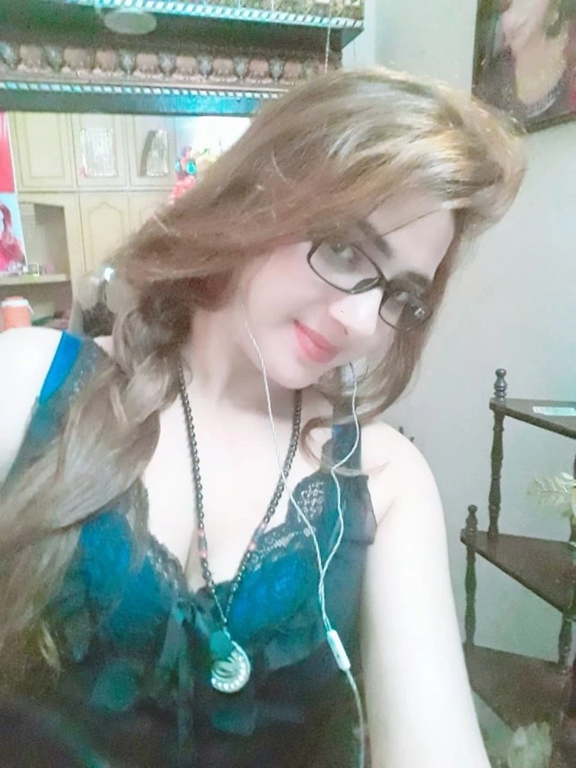 Hina Malik – Pakistani escort in Islamabad — 5 / 11