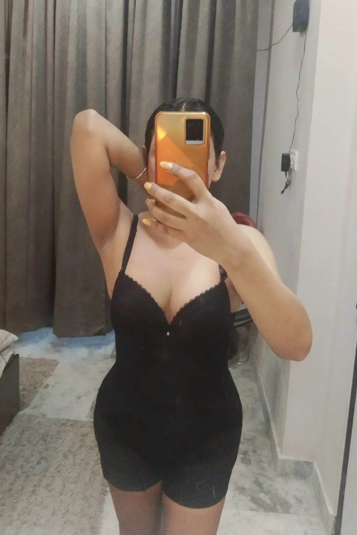 Urmi – Indian escort in New Delhi — 2 / 3