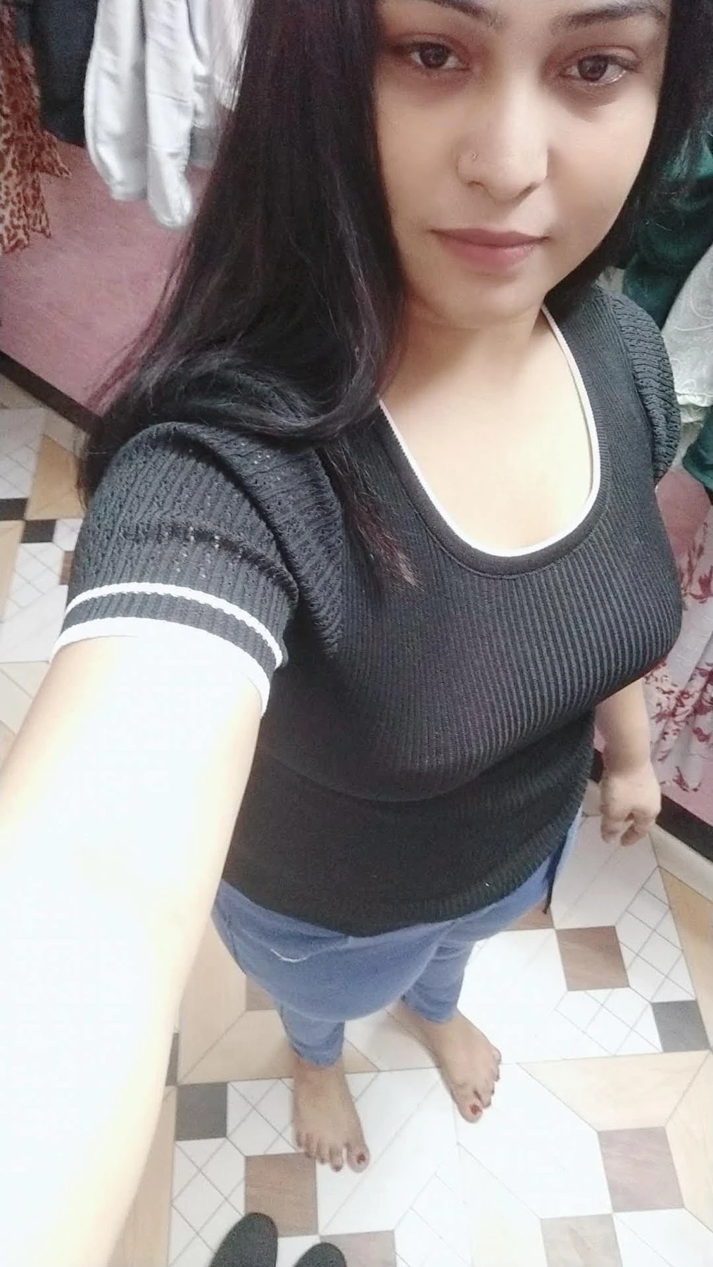 Sakshi Real Meet & Cam Show – Indian escort in Mumbai — 4 / 6
