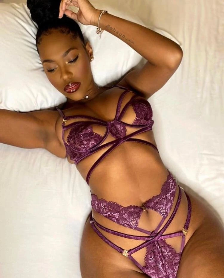 Sasha – Zimbabwean escort in Hyderabad — 4 / 5