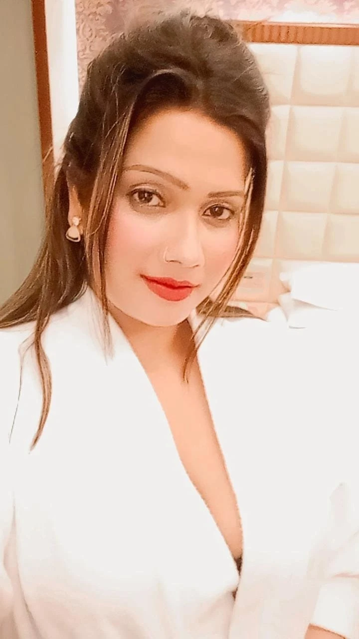 Sara – Afghan adult performer in Gurgaon — 3 / 6