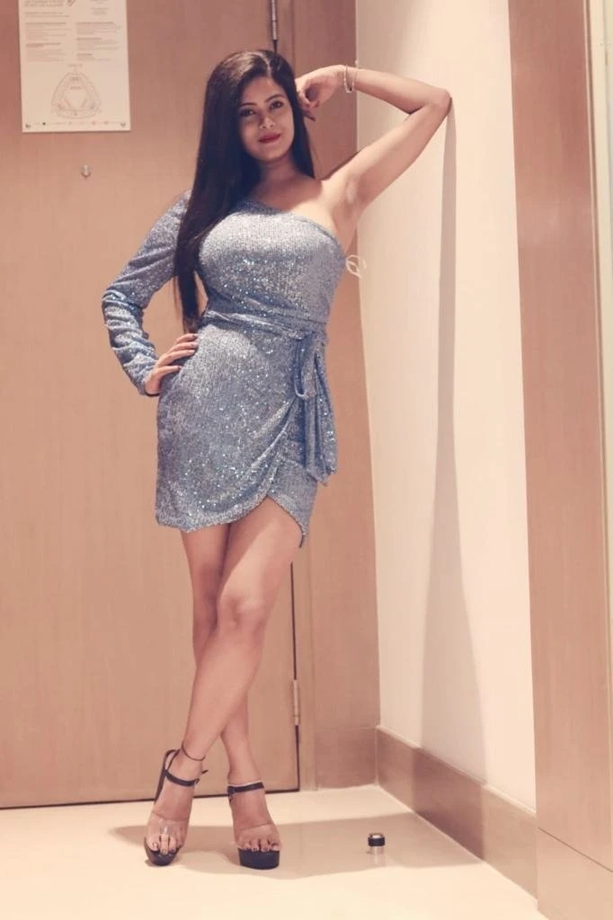 Shreya Real Meet Services – Indian escort in Kolkata — 3 / 4