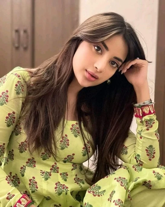 Sara – Pakistani escort in Lahore — 5 / 8