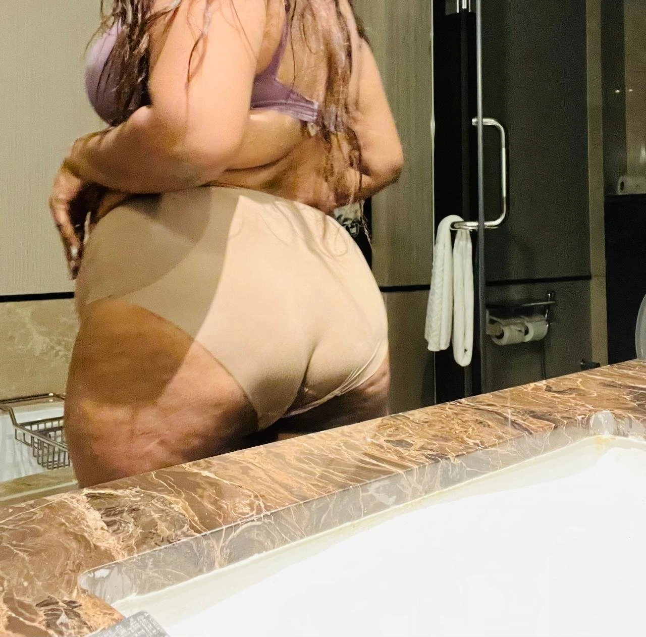 Lincy – Indian escort in Pune — 4 / 6
