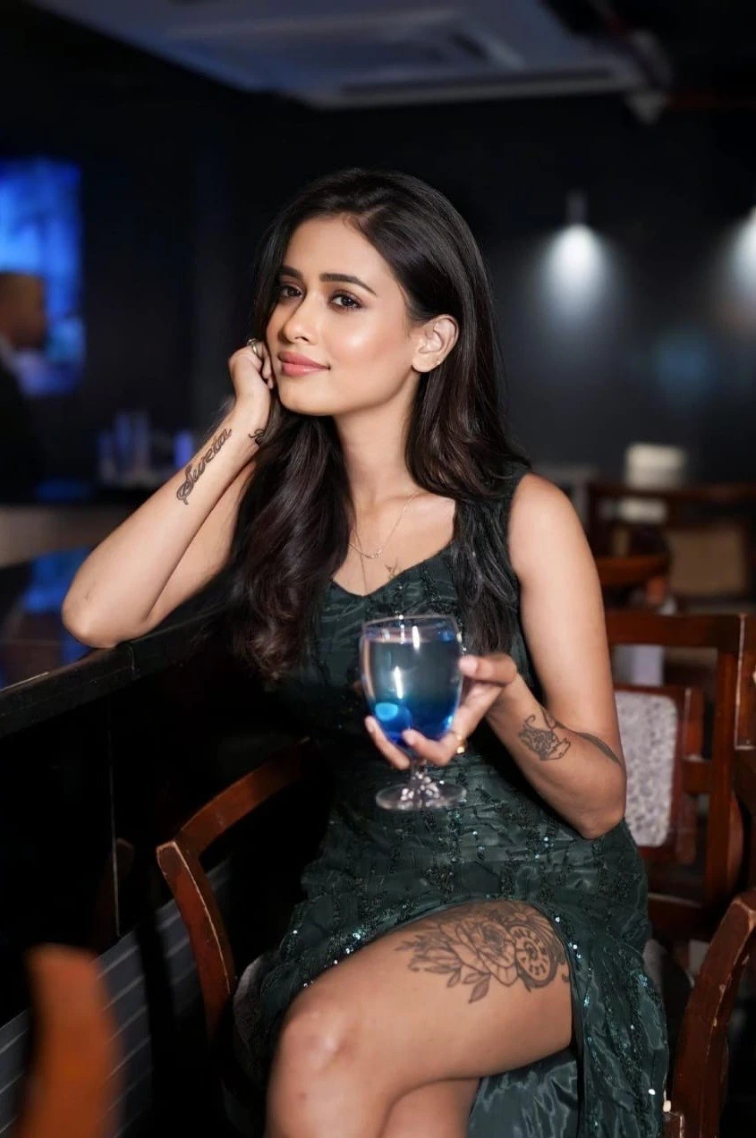 ꧁🧿It's Mohini 🦋 Come show & meet꧂, – Indian escort in Mauritius — 4 / 5
