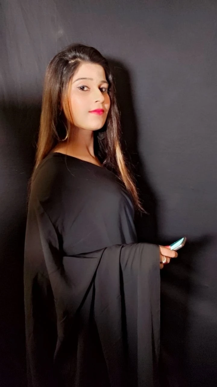 I AM JANVI – Indian escort in Kochi — 4 / 6
